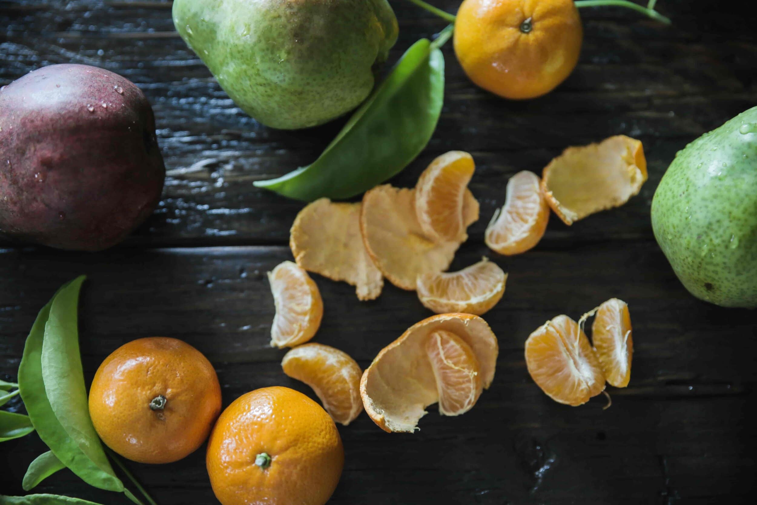 COMPOST! 10 Tips for Staying Zero Waste at Work from www.goingzerowaste.mom #zerowaste #ecofriendly #gogreen #sustainable #work #workplace #office